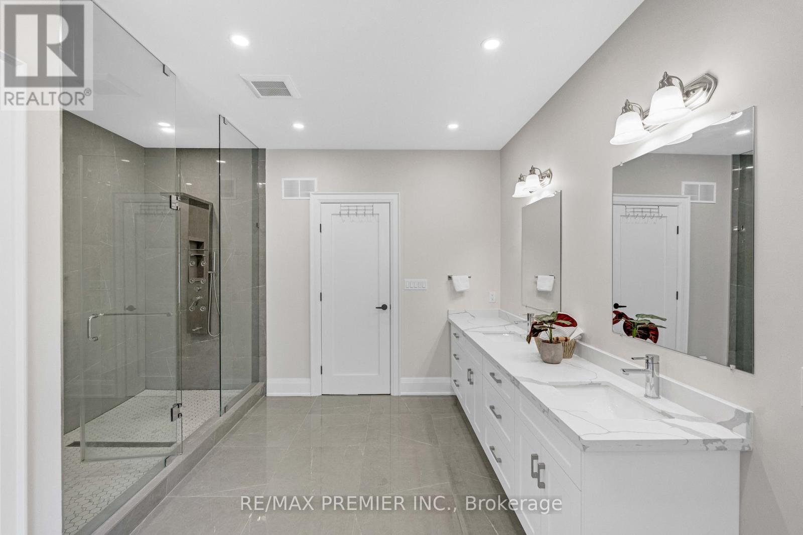 24 Francesca Court, Vaughan, Ontario  L4L 9L2 - Photo 26 - N12316315