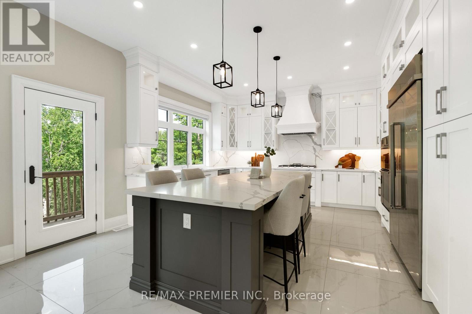 24 Francesca Court, Vaughan, Ontario  L4L 9L2 - Photo 9 - N12316315