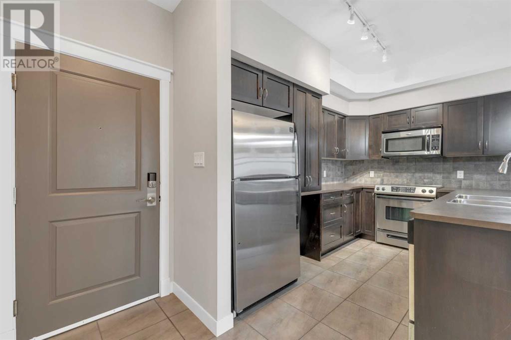 Property at 121, 100 Lakeway Boulevard image 5