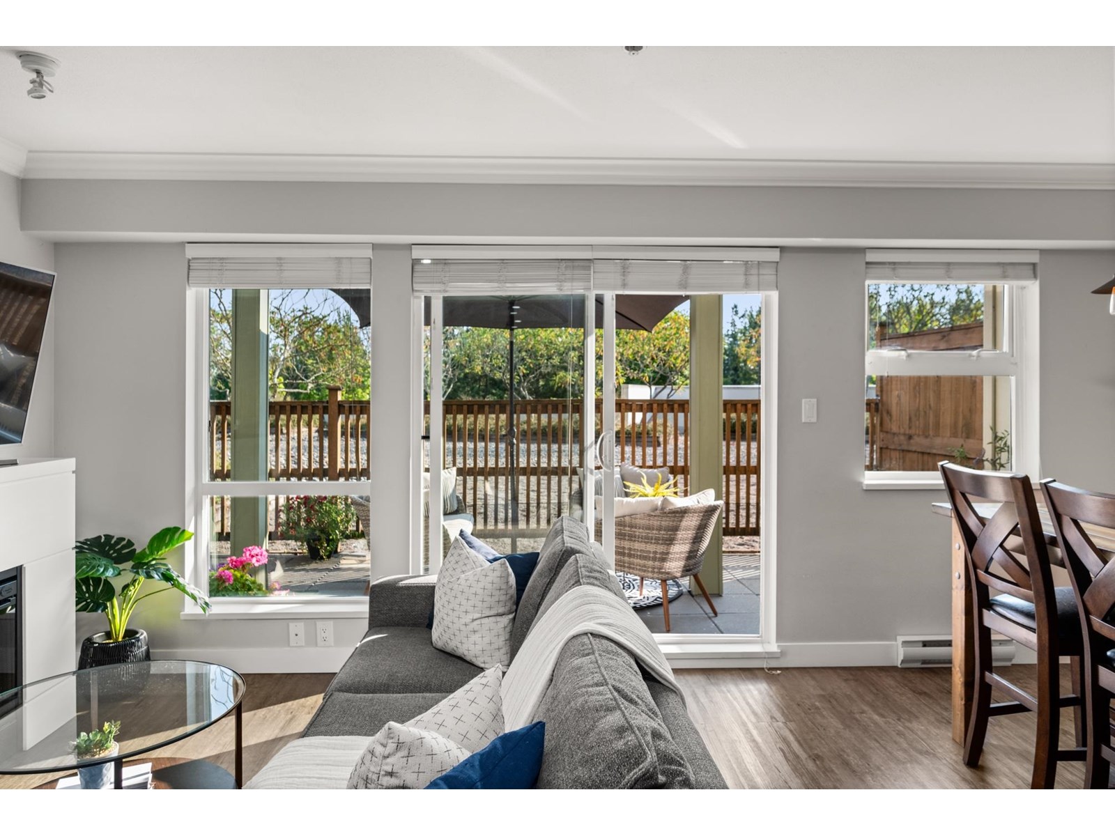 Property at 209 15735 CROYDON DRIVE image 3