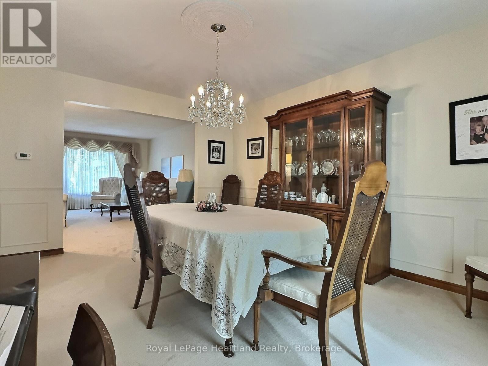15 Kingscourt Crescent, South Huron, Ontario  N0M 1S1 - Photo 11 - X12317257