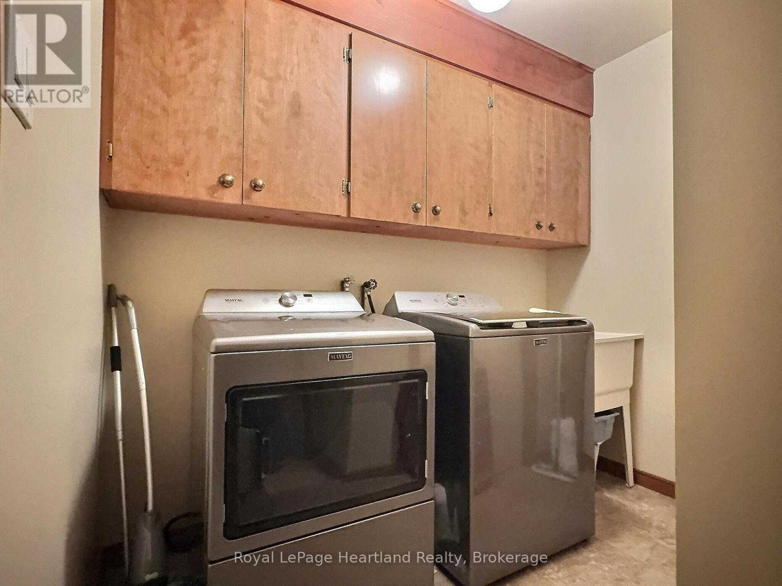 15 Kingscourt Crescent, South Huron, Ontario  N0M 1S1 - Photo 24 - X12317257