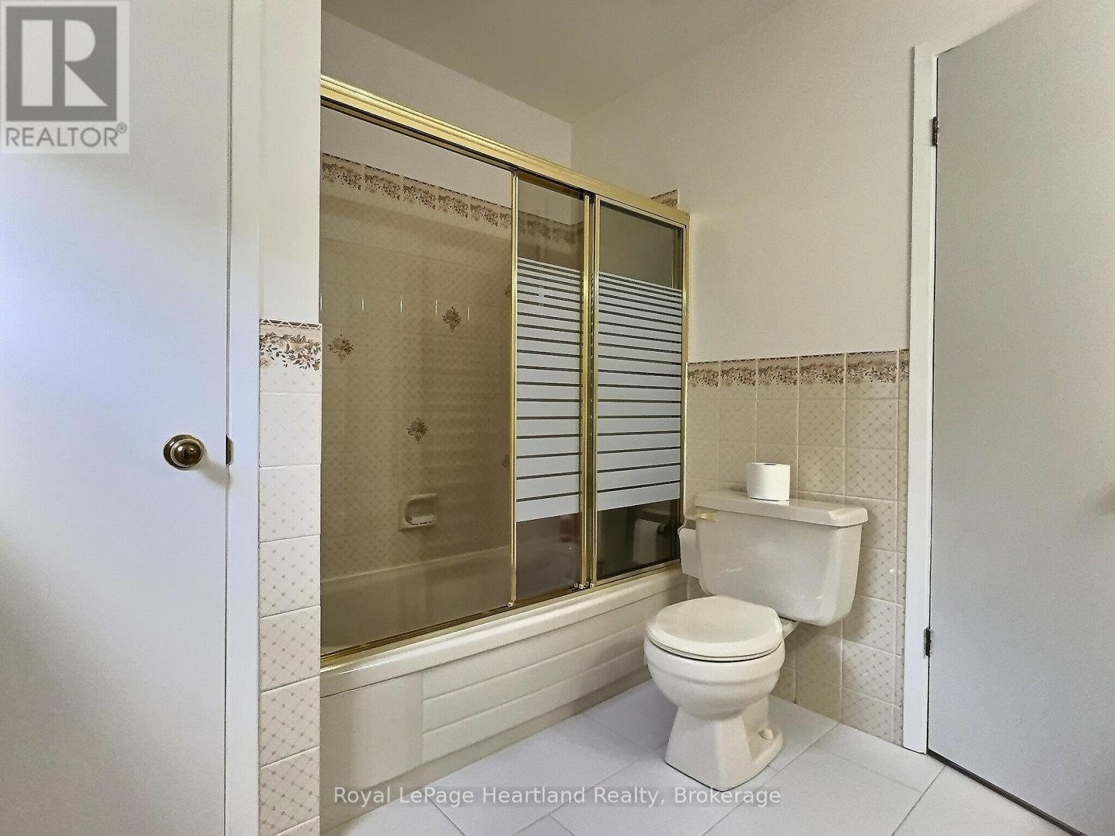 15 Kingscourt Crescent, South Huron, Ontario  N0M 1S1 - Photo 39 - X12317257