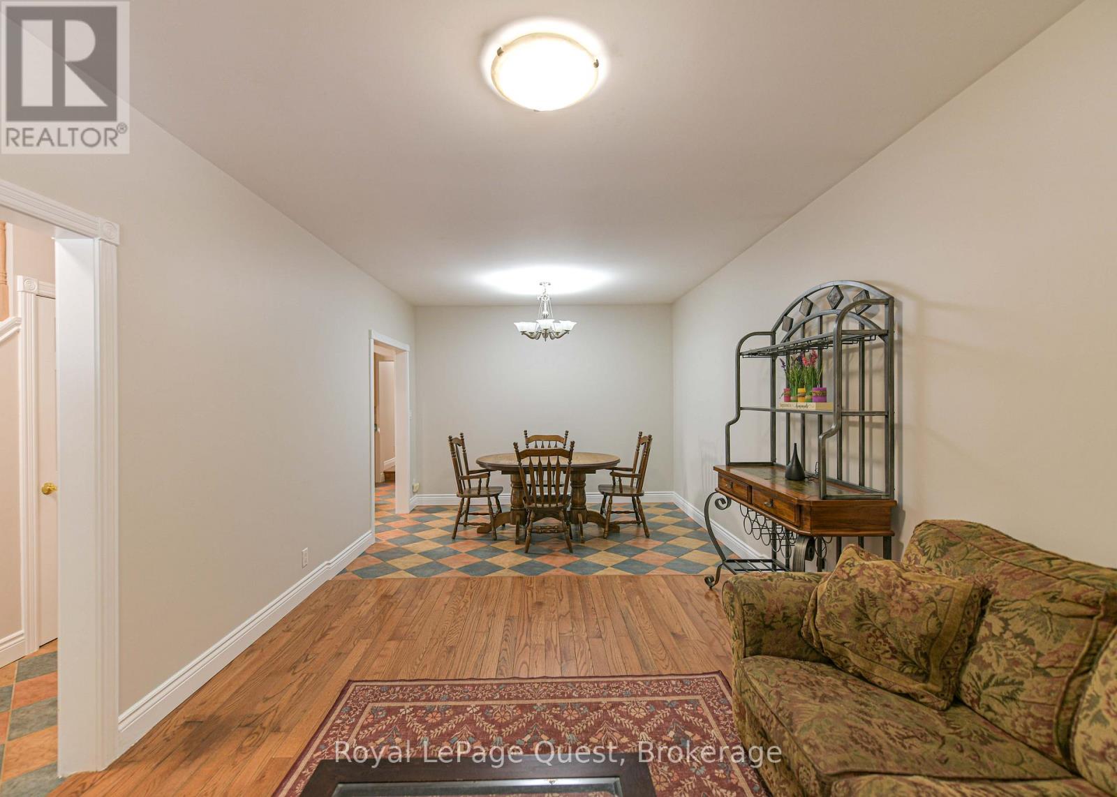 1046 Southwood Road, Gravenhurst, Ontario  P0E 1N0 - Photo 12 - X12317289