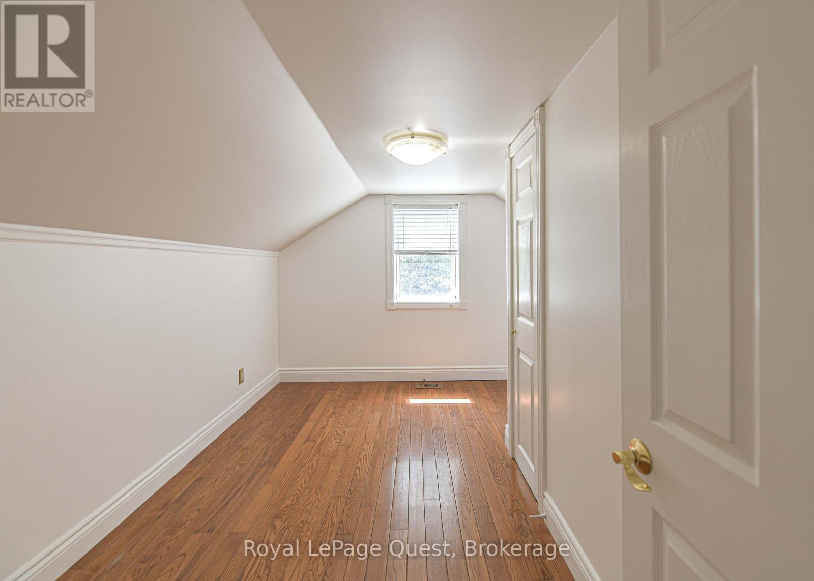 1046 Southwood Road, Gravenhurst, Ontario  P0E 1N0 - Photo 27 - X12317289