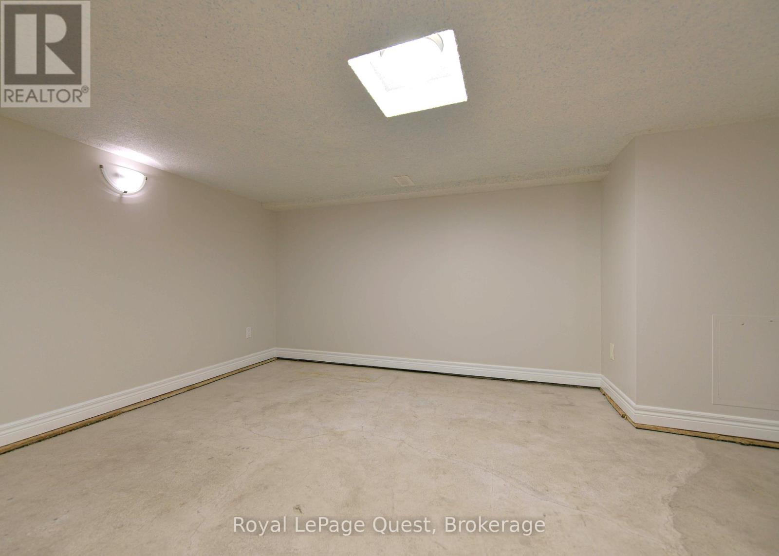 1046 Southwood Road, Gravenhurst, Ontario  P0E 1N0 - Photo 35 - X12317289