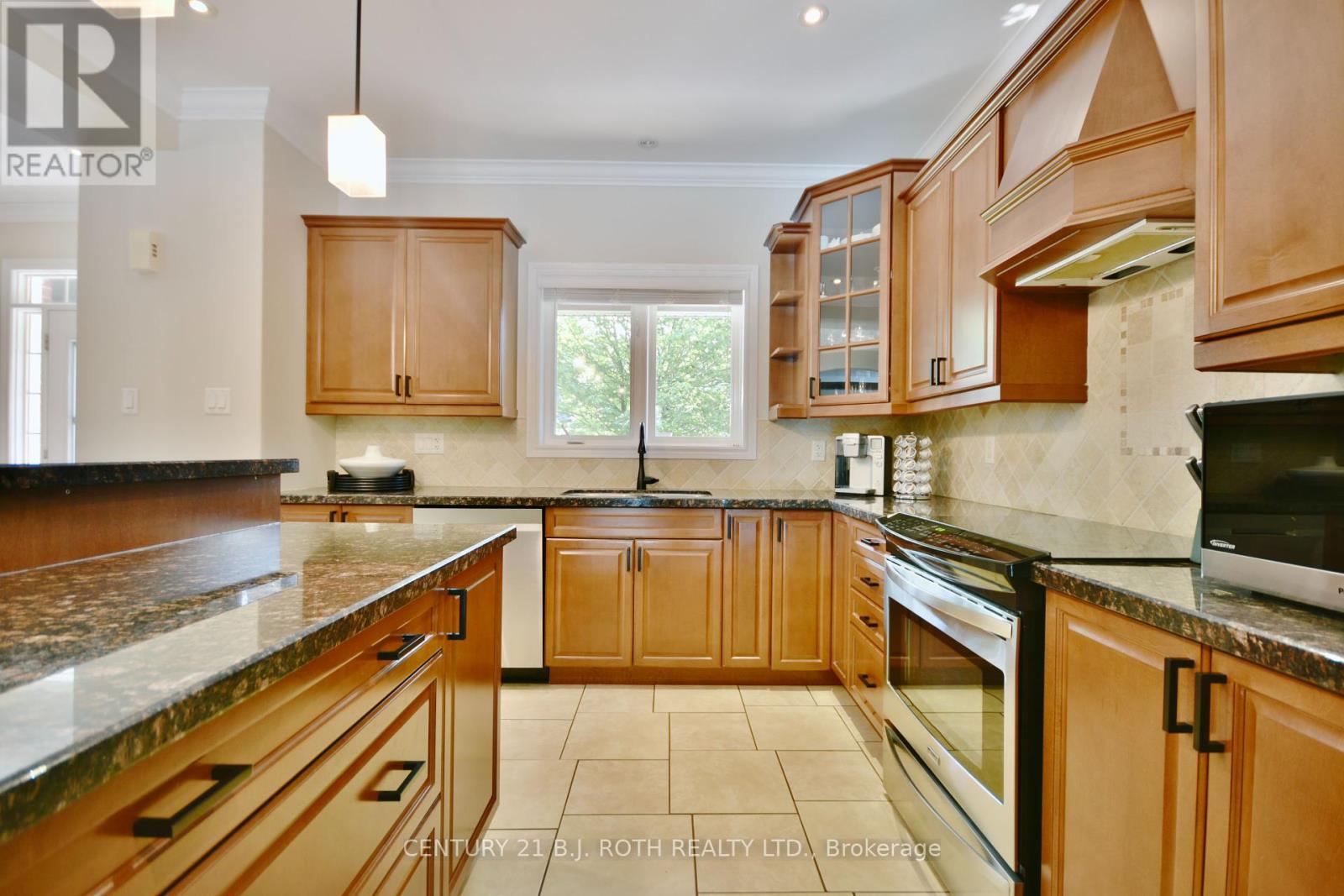 12 Lloyd Cook Drive E, Springwater (Snow Valley), Ontario  L0L 1Y3 - Photo 14 - S12317238
