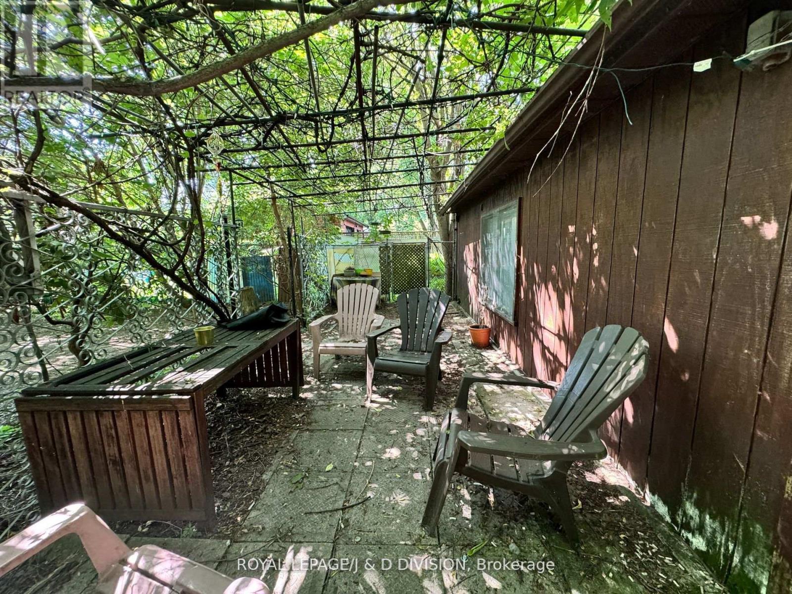 165 High Park Avenue, Toronto, Ontario  M6P 2S3 - Photo 10 - W12317190