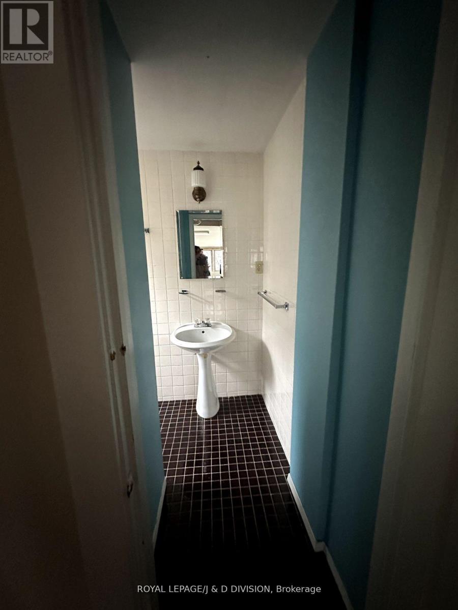 165 High Park Avenue, Toronto, Ontario  M6P 2S3 - Photo 15 - W12317190