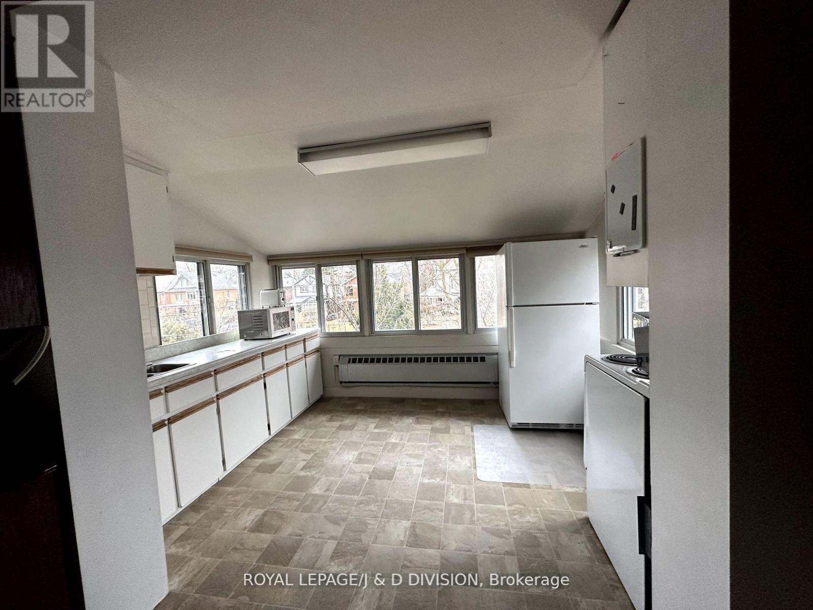 165 High Park Avenue, Toronto, Ontario  M6P 2S3 - Photo 17 - W12317190