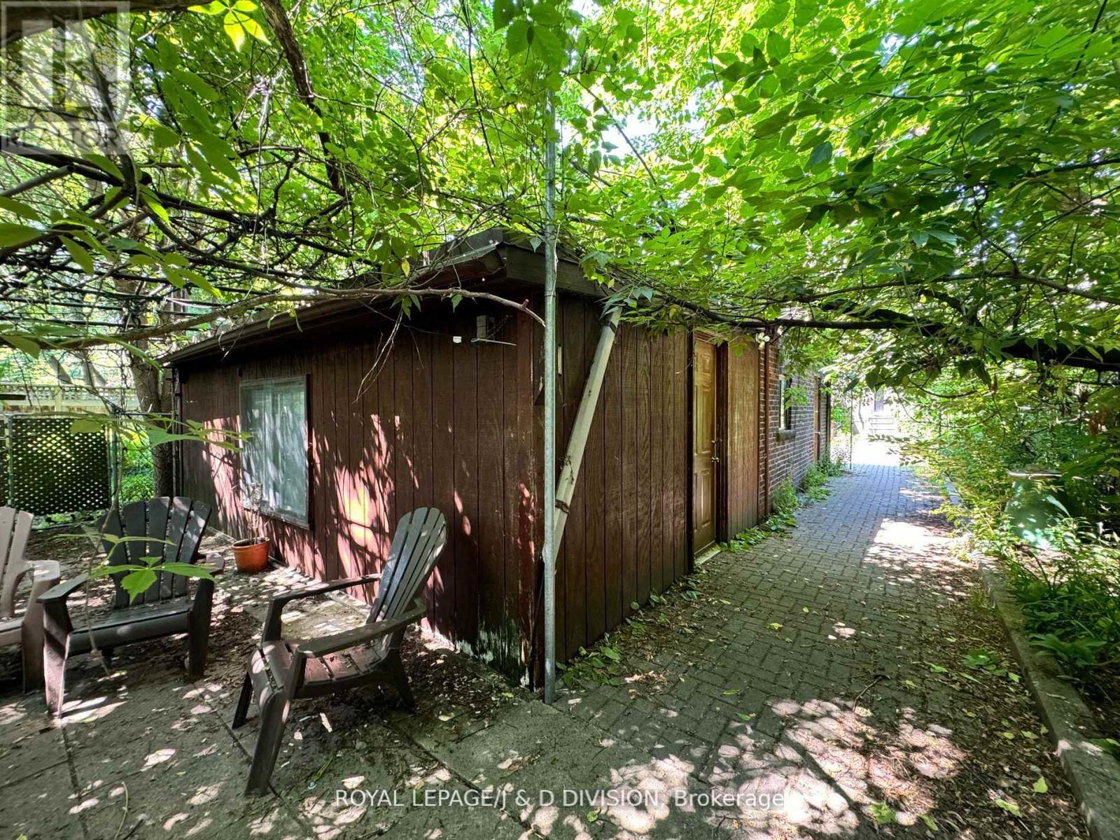 165 High Park Avenue, Toronto, Ontario  M6P 2S3 - Photo 8 - W12317190