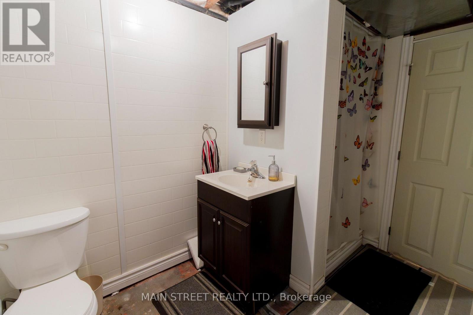 28 Prince Of Wales Drive, Belleville (Belleville Ward), Ontario  K8P 2T7 - Photo 14 - X12188076
