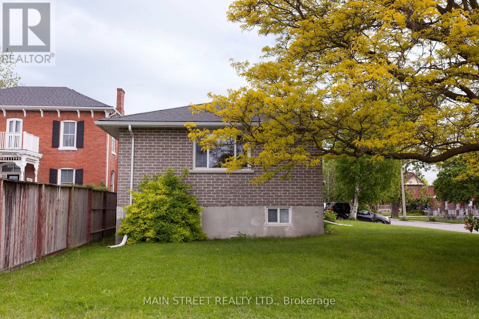 28 Prince Of Wales Drive, Belleville (Belleville Ward), Ontario  K8P 2T7 - Photo 17 - X12188076
