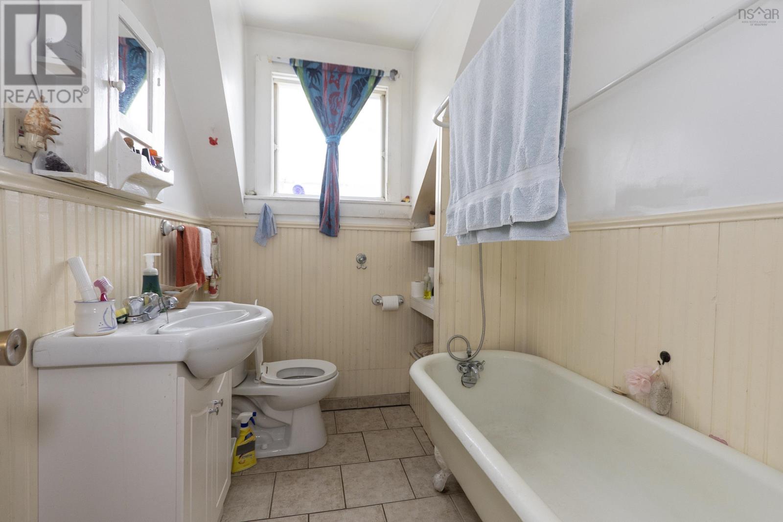 63 Havelock Street, Amherst, Nova Scotia  B4H 3K3 - Photo 8 - 202502232