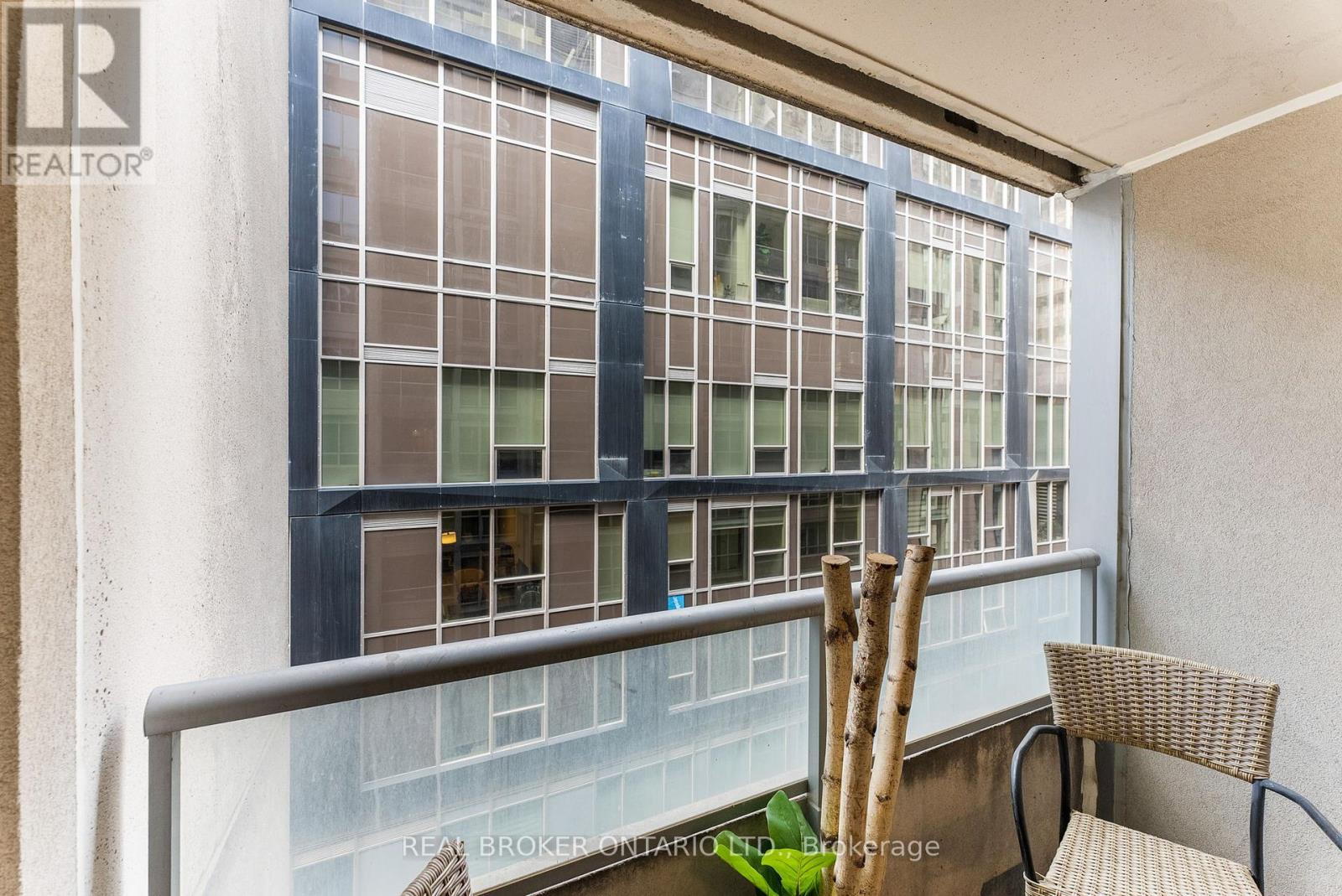 1227 - 250 Wellington Street, Toronto, Ontario  M5V 3P6 - Photo 16 - C12317299