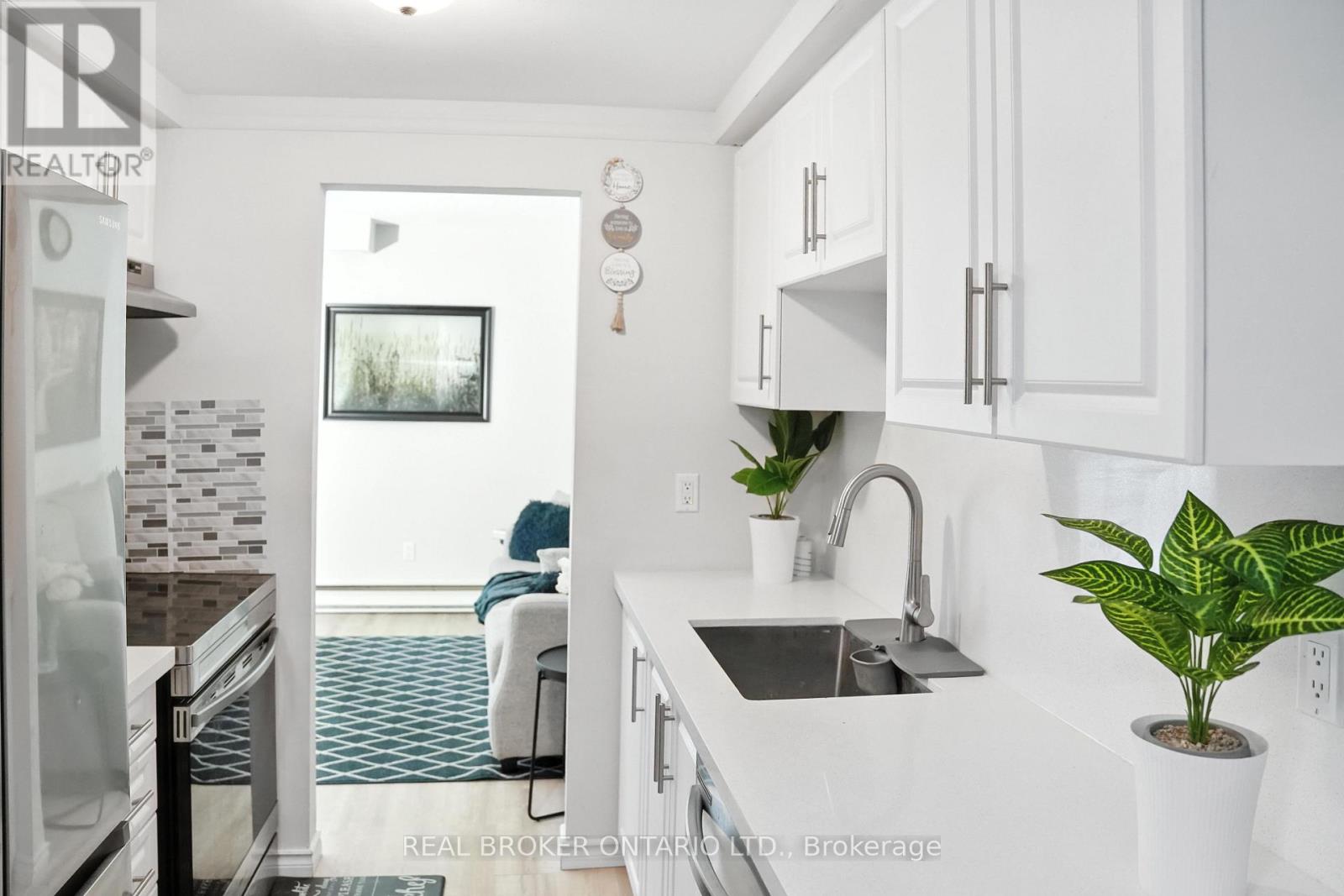 Property at 19 - 350 CAMELOT COURT image 3