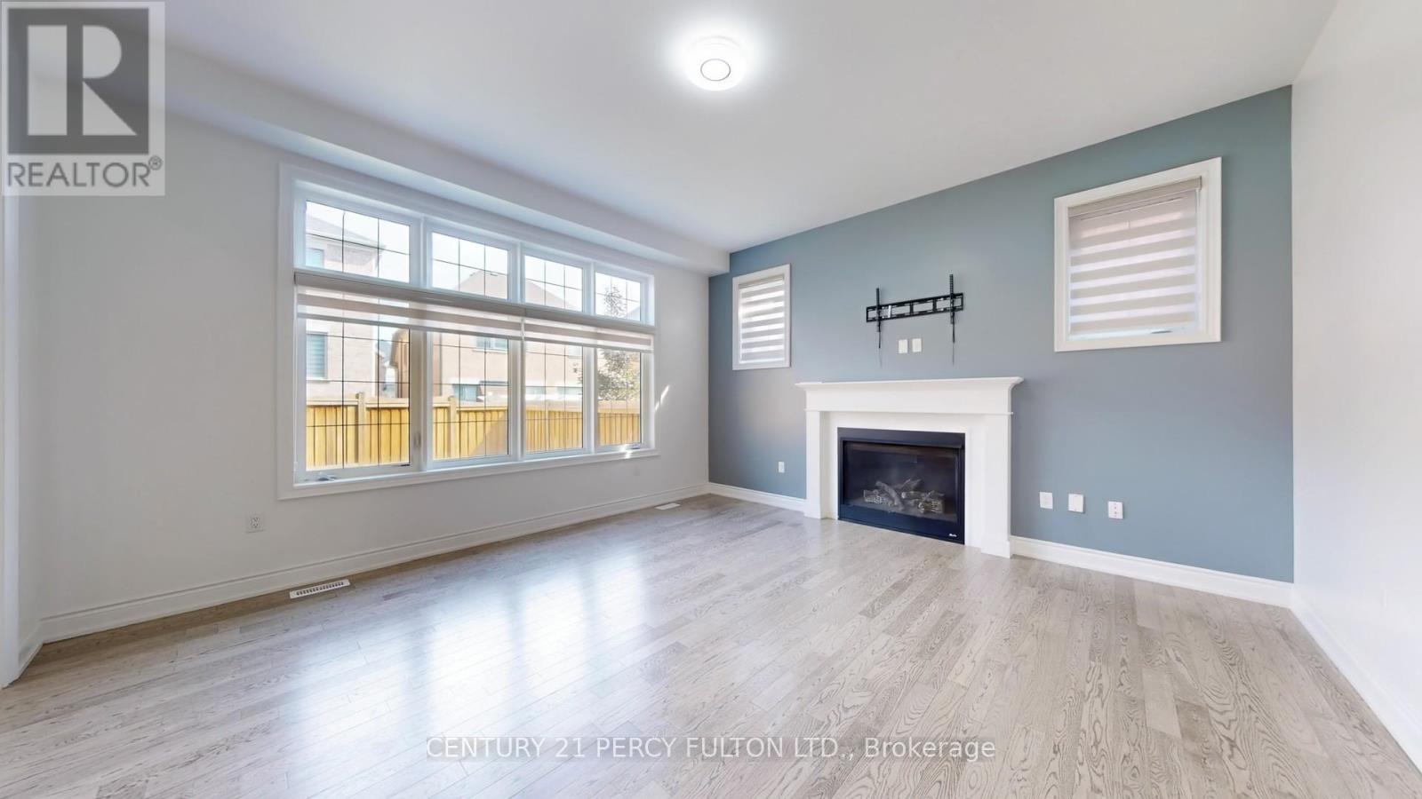 Property at 14 MEADOW GREEN COURT image 4