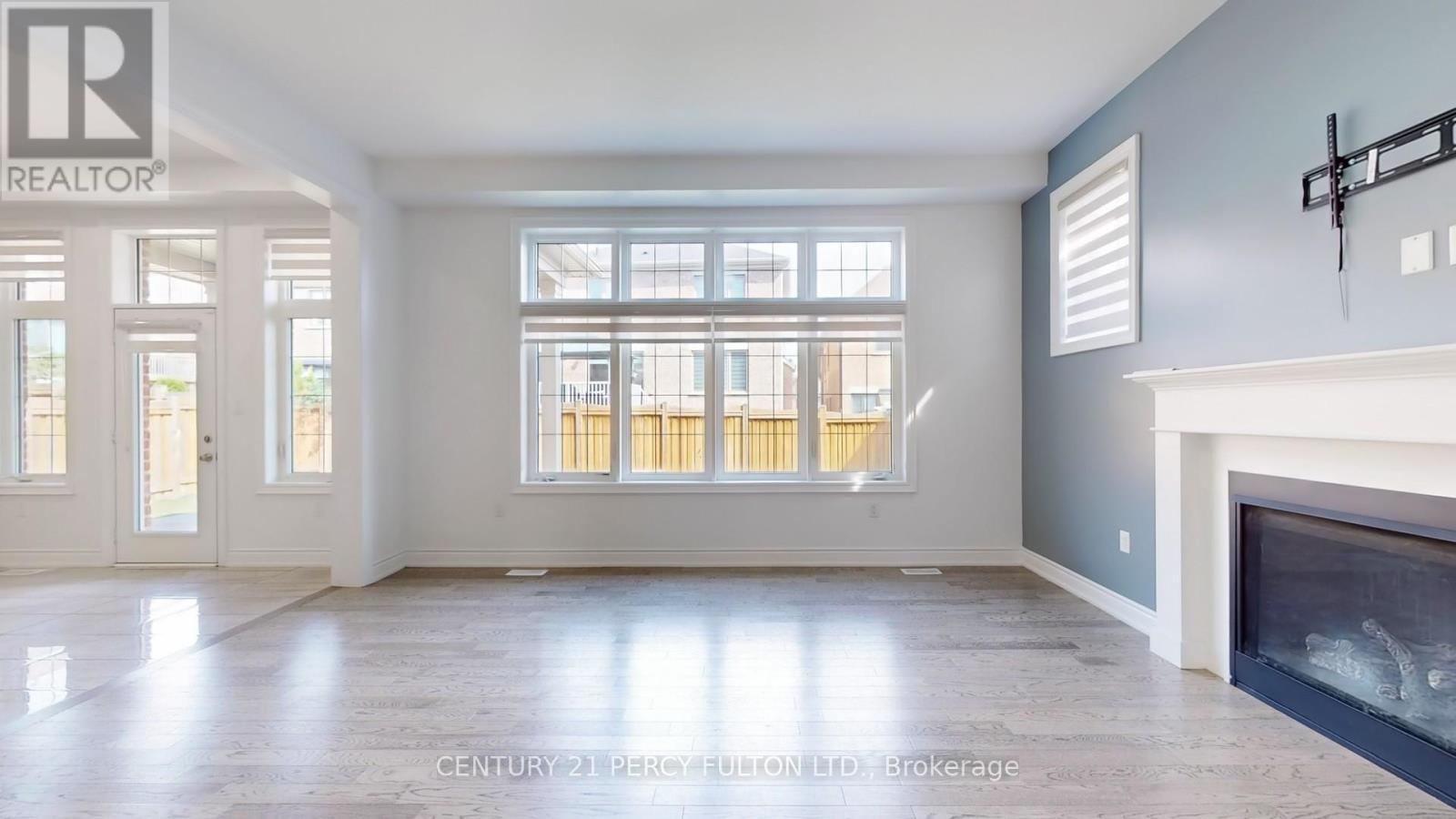 Property at 14 MEADOW GREEN COURT image 5