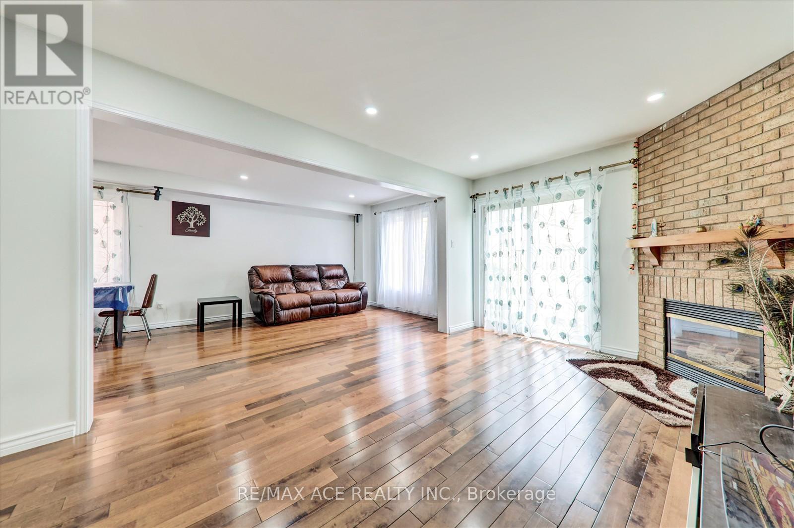 17 Kenborough Court, Markham, Ontario  L3S 3P3 - Photo 17 - N12317271