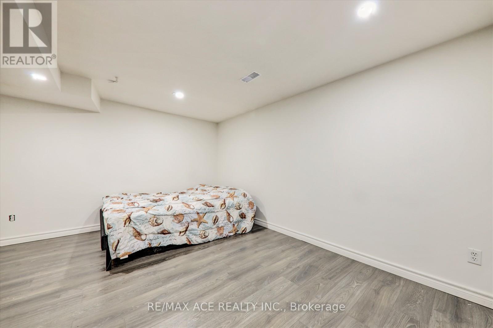 17 Kenborough Court, Markham, Ontario  L3S 3P3 - Photo 29 - N12317271