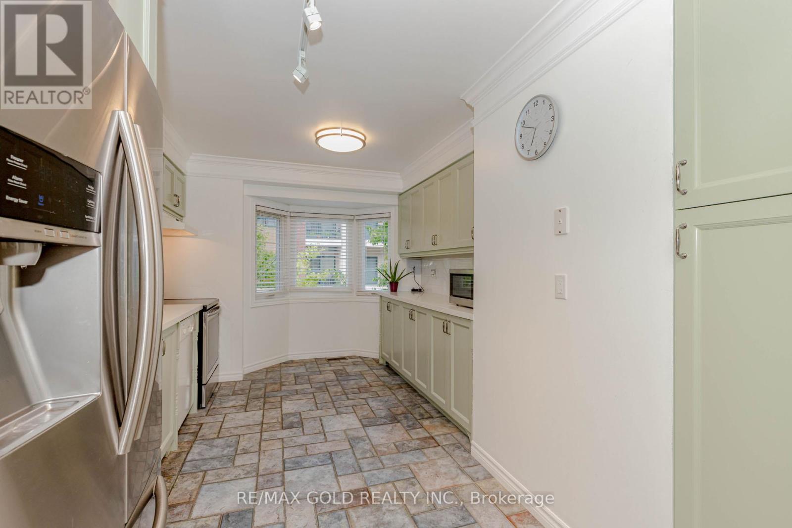 24 Wallace Street, Vaughan, Ontario  L4L 2P3 - Photo 11 - N12317274