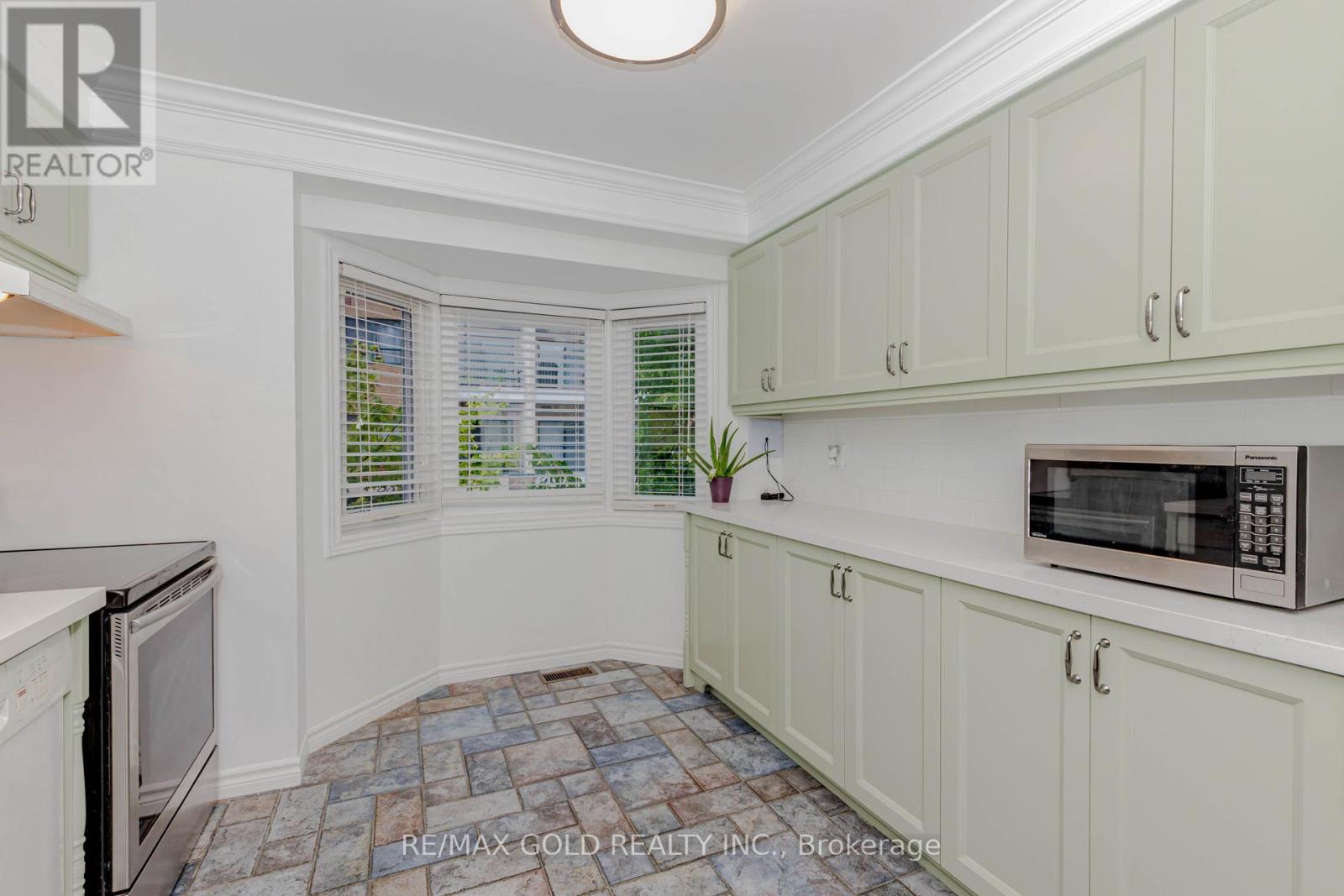 24 Wallace Street, Vaughan, Ontario  L4L 2P3 - Photo 14 - N12317274