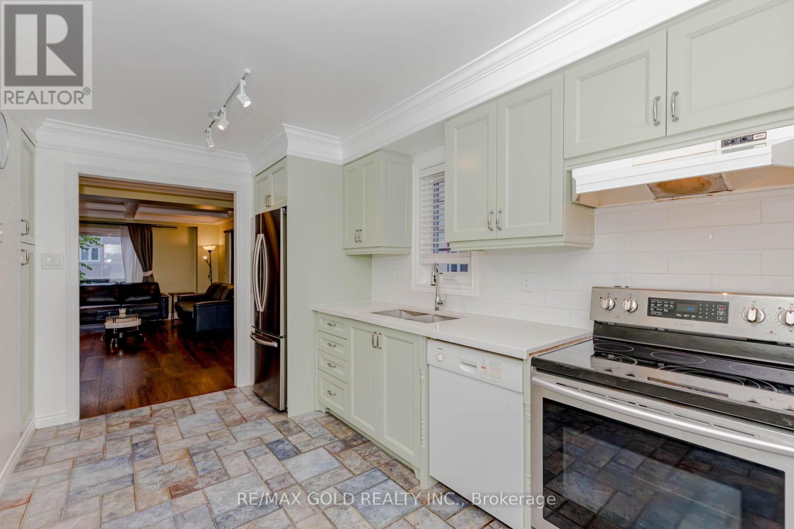 24 Wallace Street, Vaughan, Ontario  L4L 2P3 - Photo 15 - N12317274