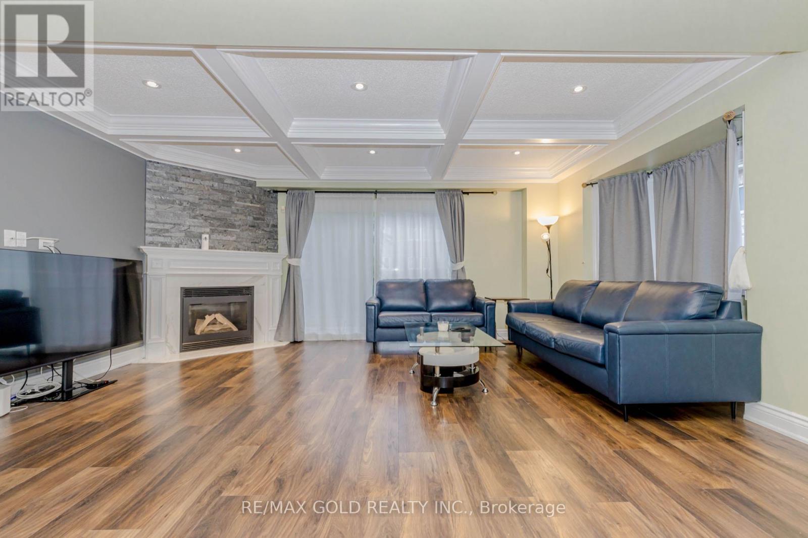 24 Wallace Street, Vaughan, Ontario  L4L 2P3 - Photo 6 - N12317274