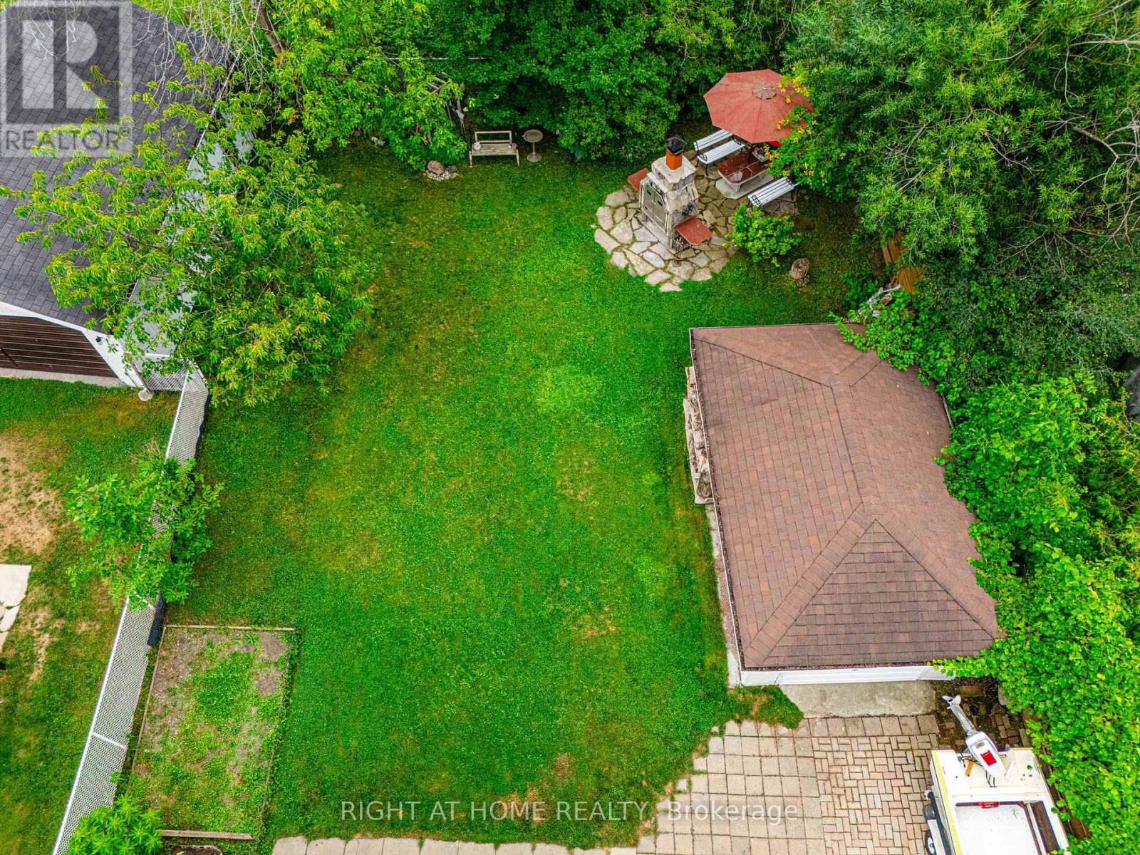 1129 Lindy Lane, Innisfil, Ontario  L0L 1R0 - Photo 32 - N12317357