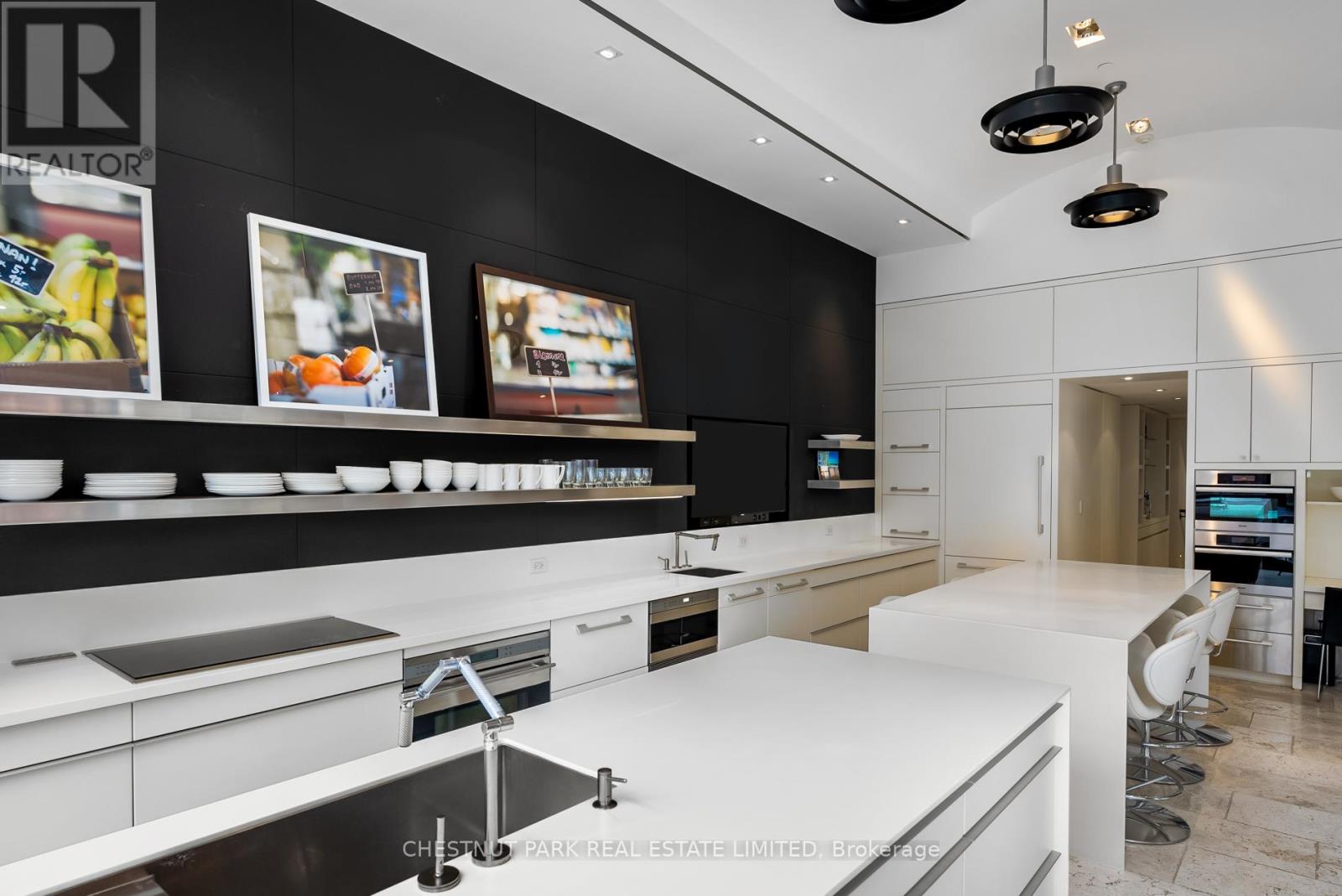 310 Palmerston Boulevard, Toronto, Ontario  M6G 2N5 - Photo 18 - C12313549