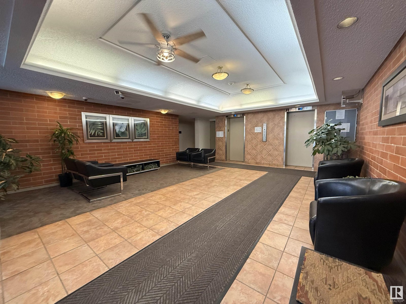 Property at #1104 9917 110 ST NW image 3