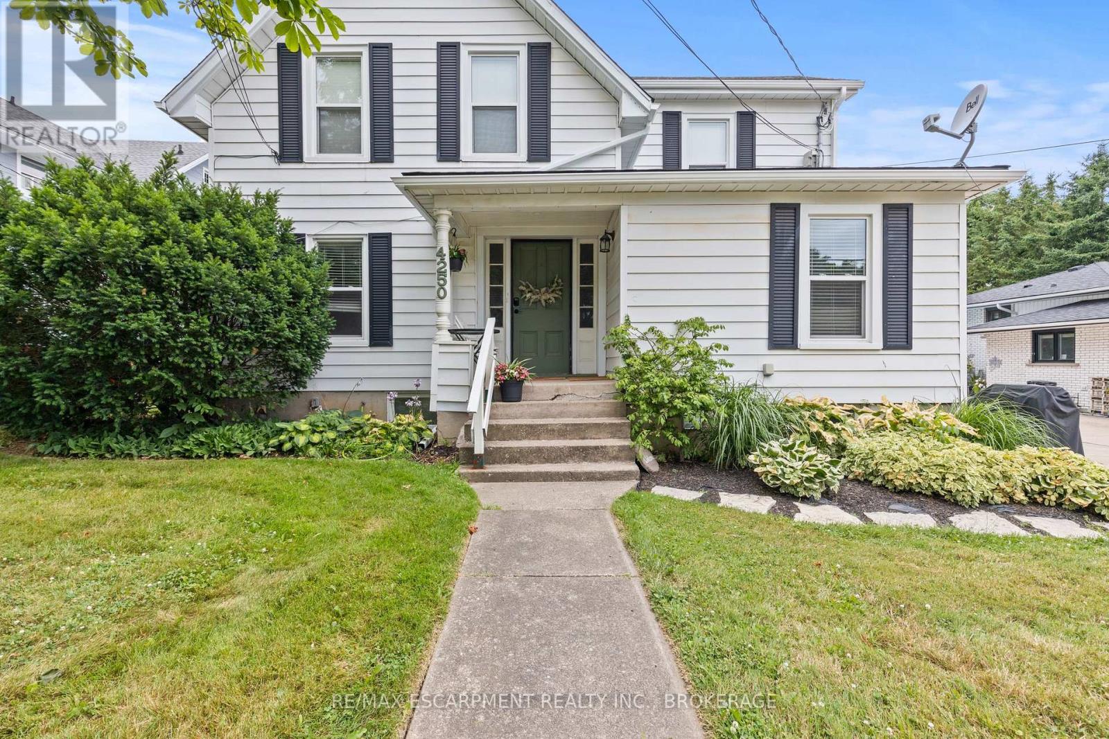 4250 William Street, Lincoln, Ontario  L0R 1B7 - Photo 1 - X12317390