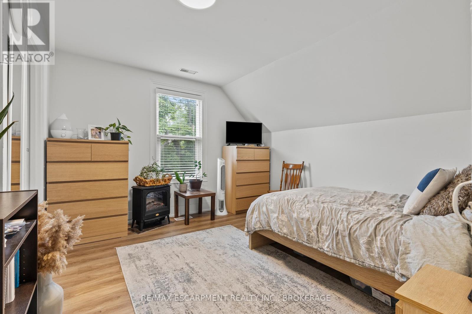 4250 William Street, Lincoln, Ontario  L0R 1B7 - Photo 13 - X12317390