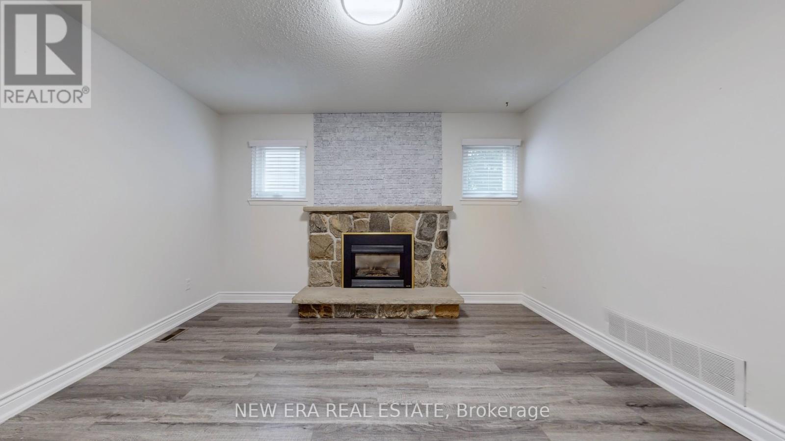 4178 Garnetwood Chase, Mississauga, Ontario  L4W 2G7 - Photo 14 - W12317321