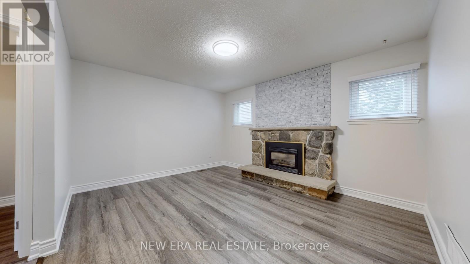 4178 Garnetwood Chase, Mississauga, Ontario  L4W 2G7 - Photo 15 - W12317321