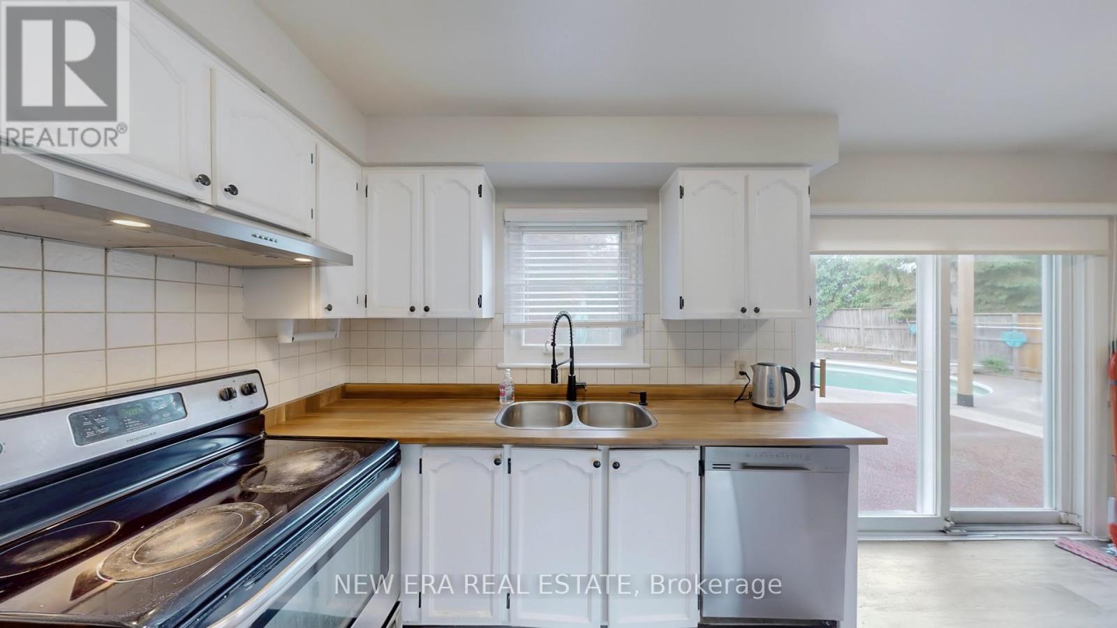 4178 Garnetwood Chase, Mississauga, Ontario  L4W 2G7 - Photo 21 - W12317321