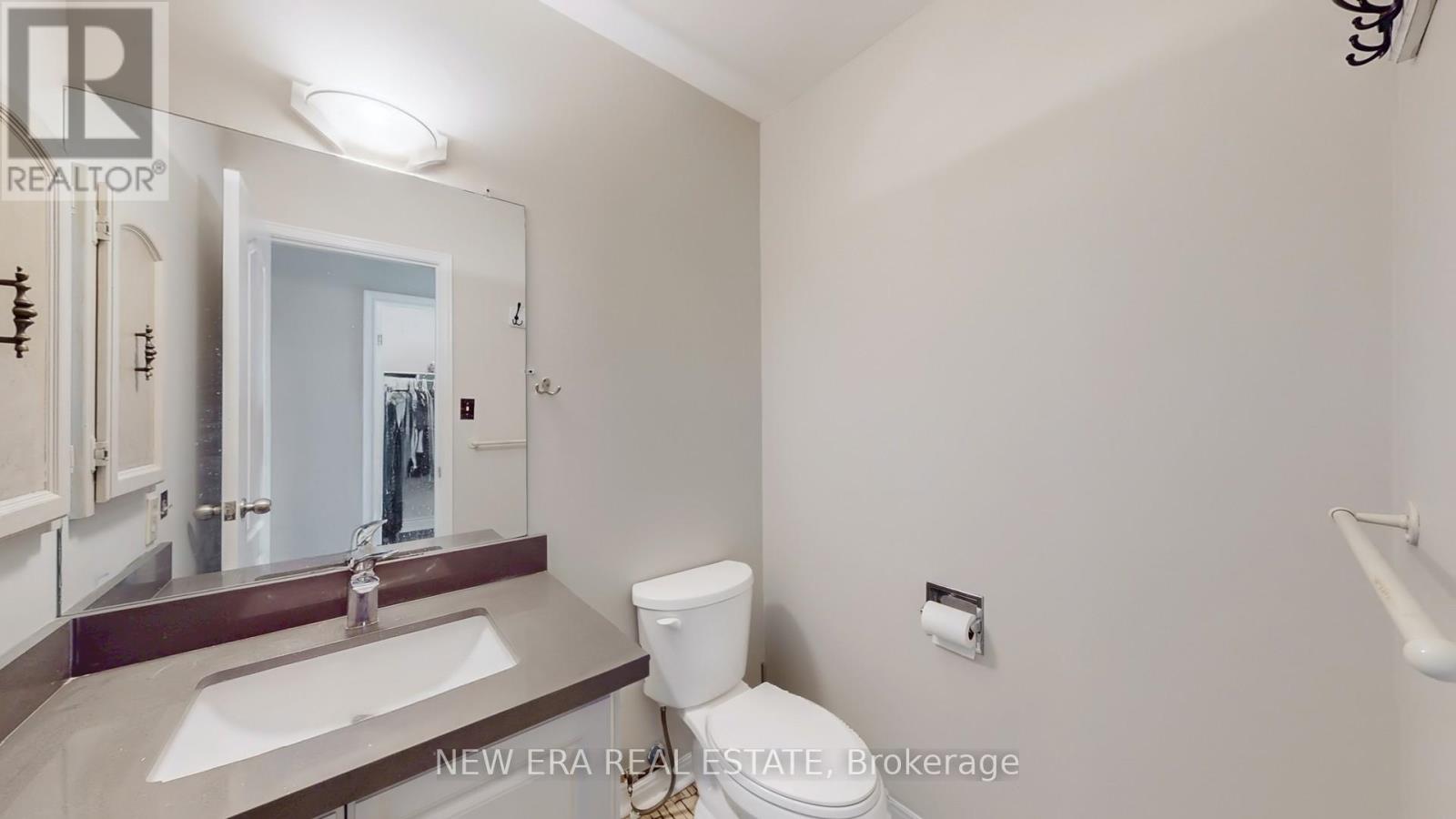 4178 Garnetwood Chase, Mississauga, Ontario  L4W 2G7 - Photo 31 - W12317321