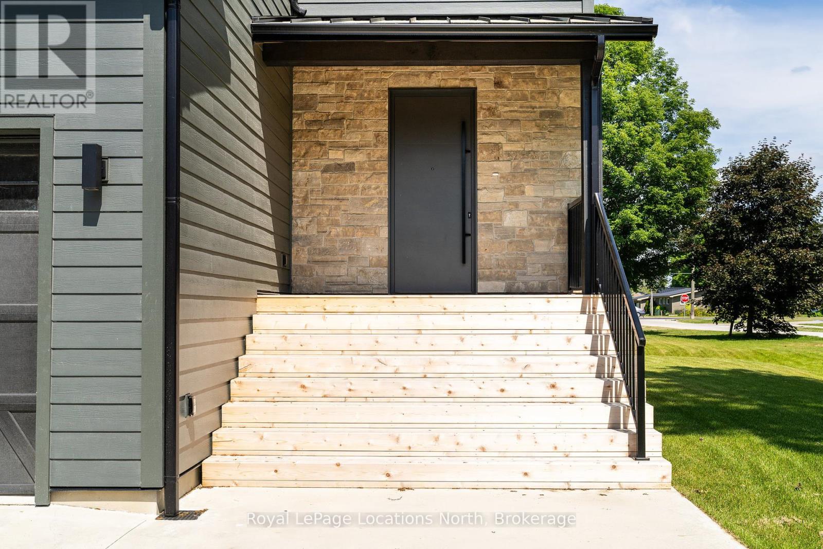 Property at 18 MELVILLE STREET image 3