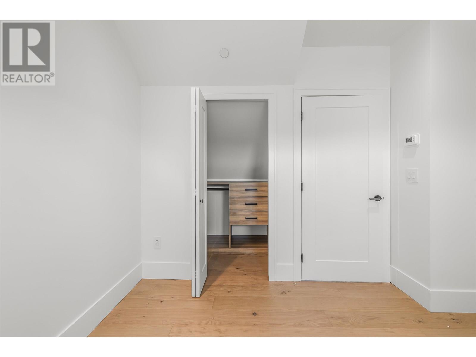 1 2565 Dundas Street, Vancouver, British Columbia  V5K 1P7 - Photo 26 - R3032435