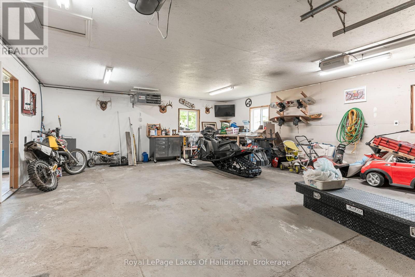 3875 Loop Road, Dysart Et Al, Ontario  K0L 1X0 - Photo 35 - X12317389