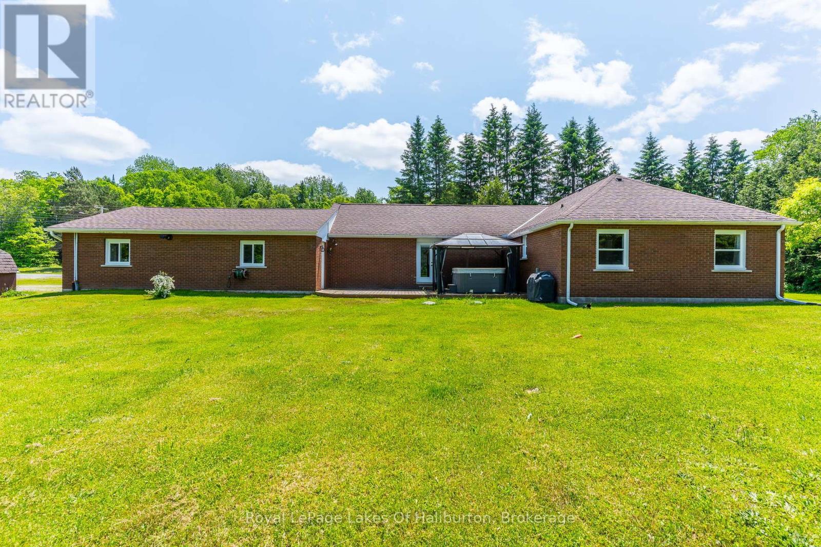 3875 Loop Road, Dysart Et Al, Ontario  K0L 1X0 - Photo 46 - X12317389