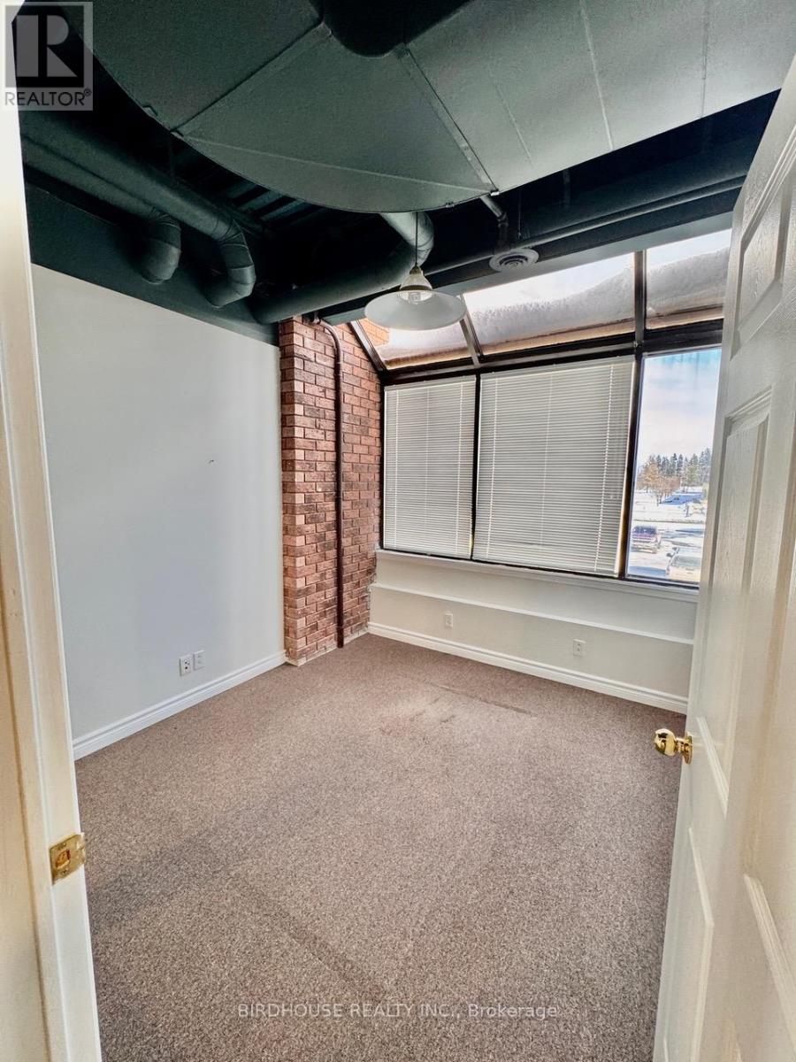 200 - 55 Mary Street W, Kawartha Lakes, Ontario  K9V 5Z6 - Photo 18 - X11911815