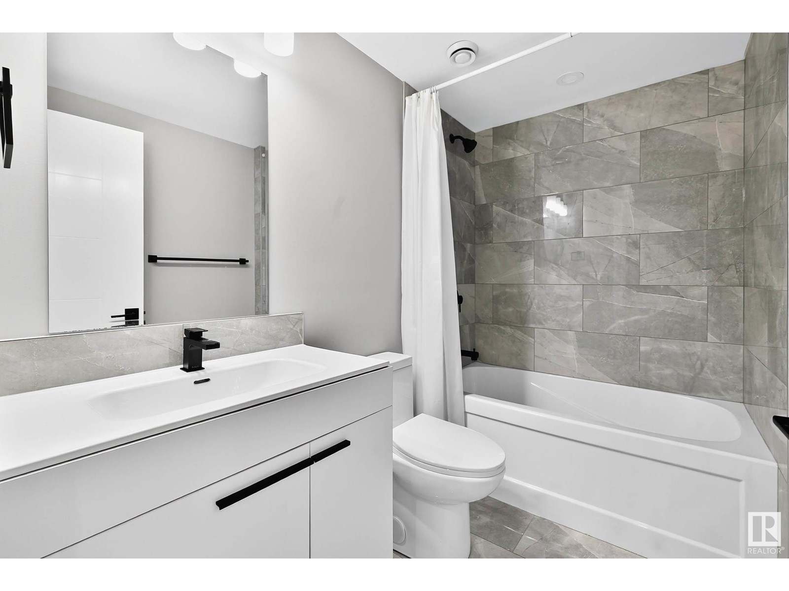 8805 Strathearn Dr Nw, Edmonton, Alberta  T6C 4C8 - Photo 28 - E4450448