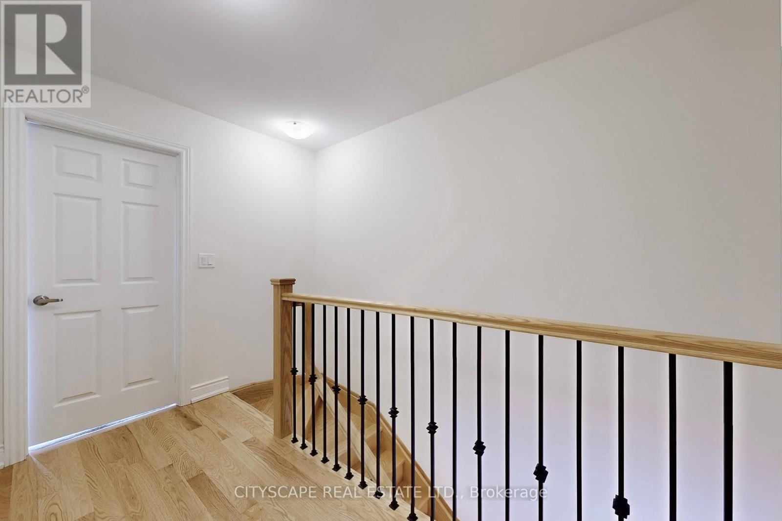 6 Marvin Avenue, Oakville, Ontario  L6H 0Z8 - Photo 12 - W12310406