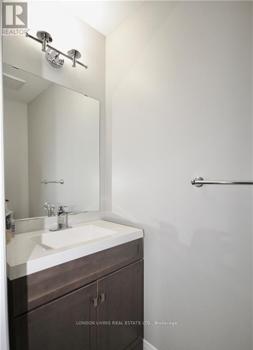 82 - 70 Chapman Court, London North, Ontario  N6G 4Z4 - Photo 11 - X12317479