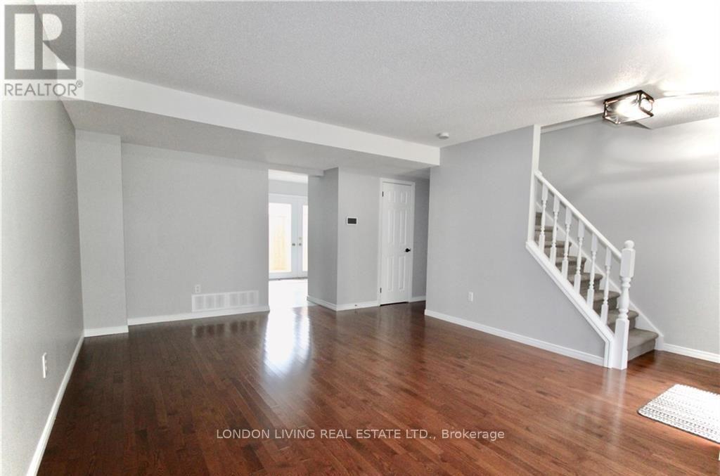 82 - 70 Chapman Court, London North, Ontario  N6G 4Z4 - Photo 4 - X12317479