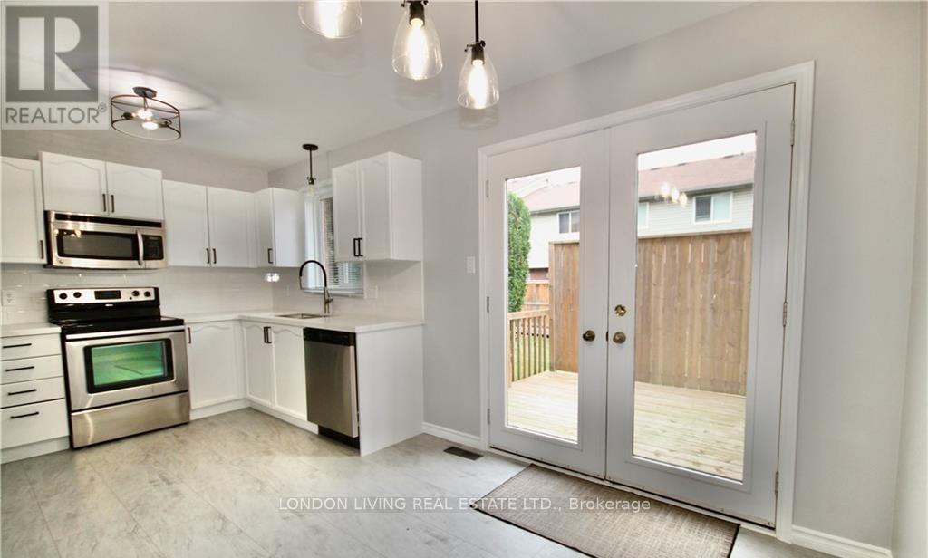 82 - 70 Chapman Court, London North, Ontario  N6G 4Z4 - Photo 6 - X12317479