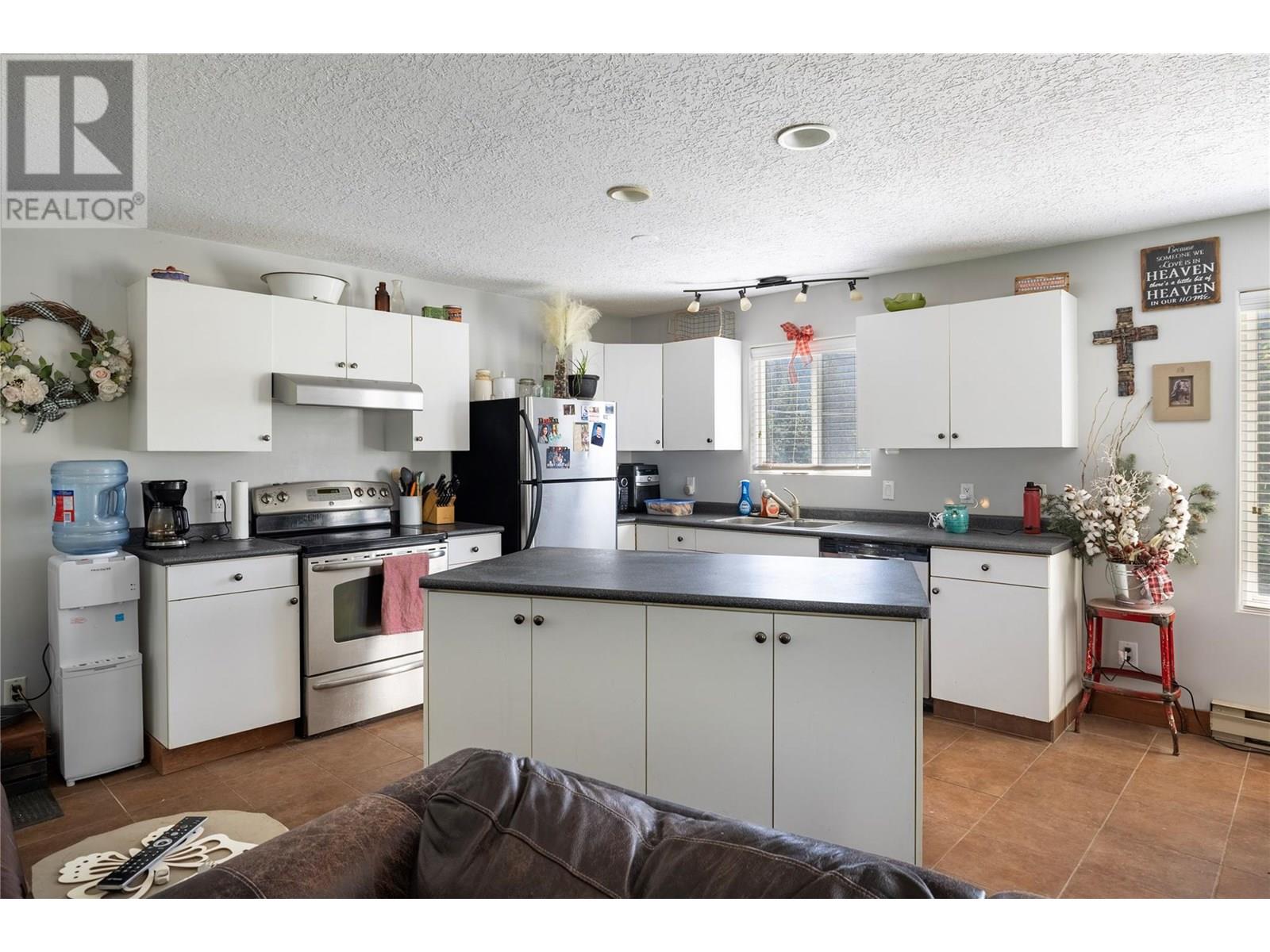 6090 Highway 33, Kelowna, British Columbia  V1P 1H8 - Photo 10 - 10357585