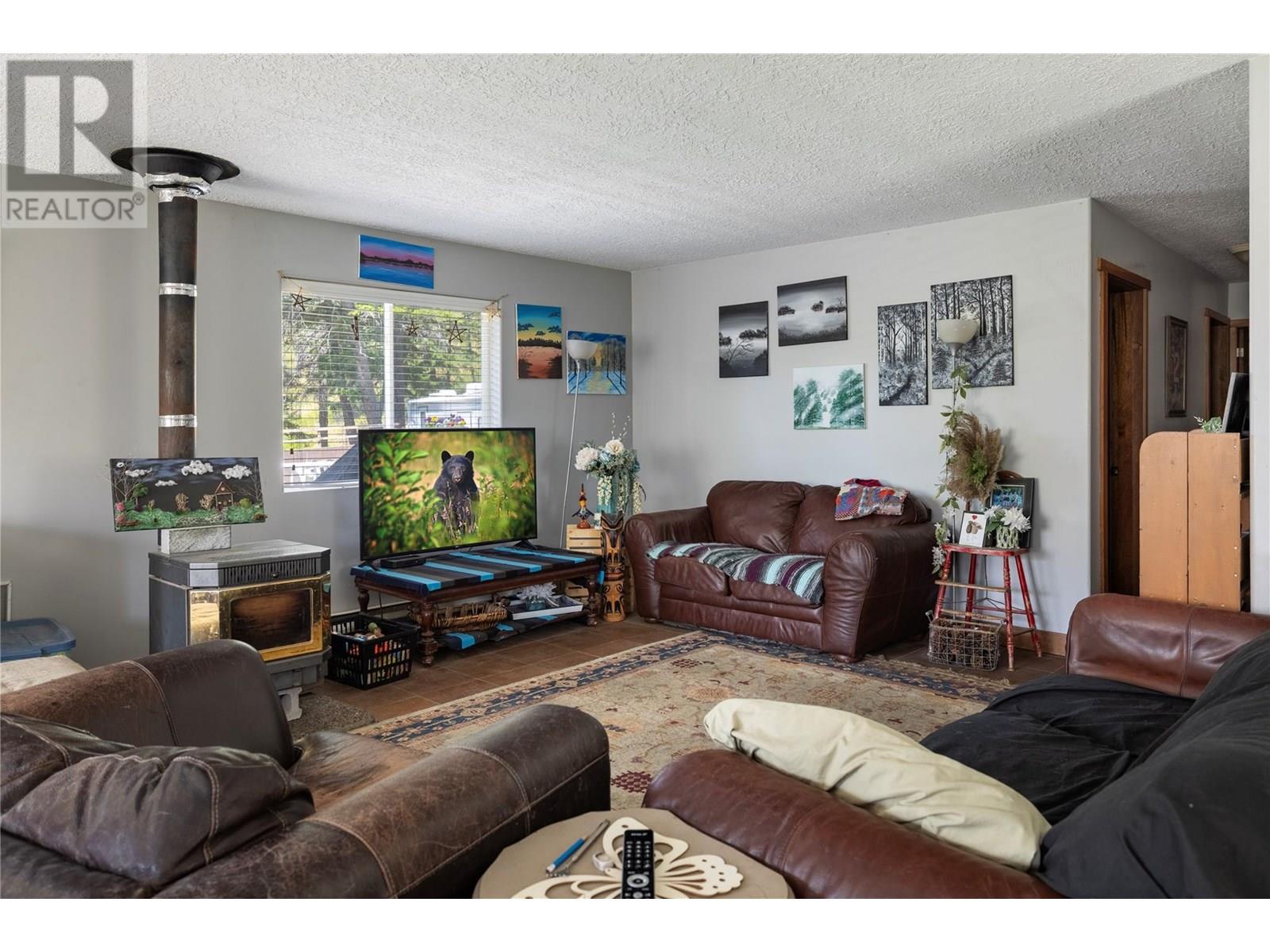 6090 Highway 33, Kelowna, British Columbia  V1P 1H8 - Photo 13 - 10357585
