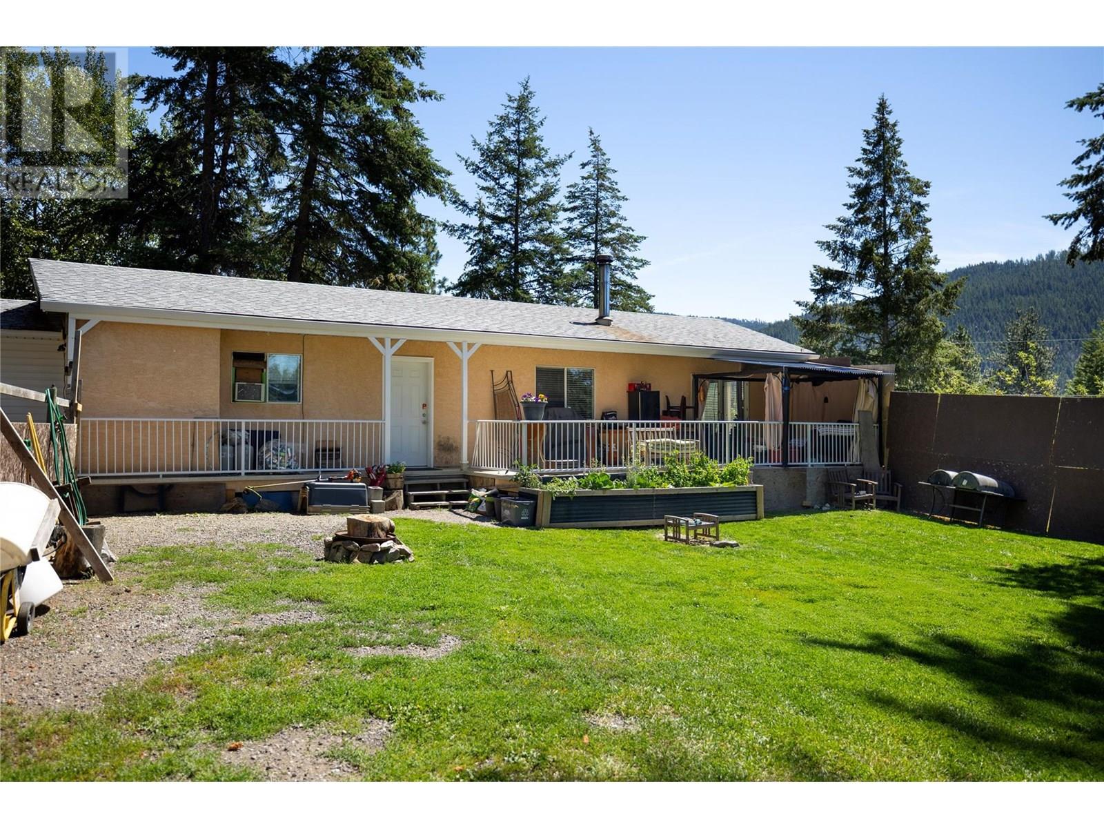 6090 Highway 33, Kelowna, British Columbia  V1P 1H8 - Photo 6 - 10357585